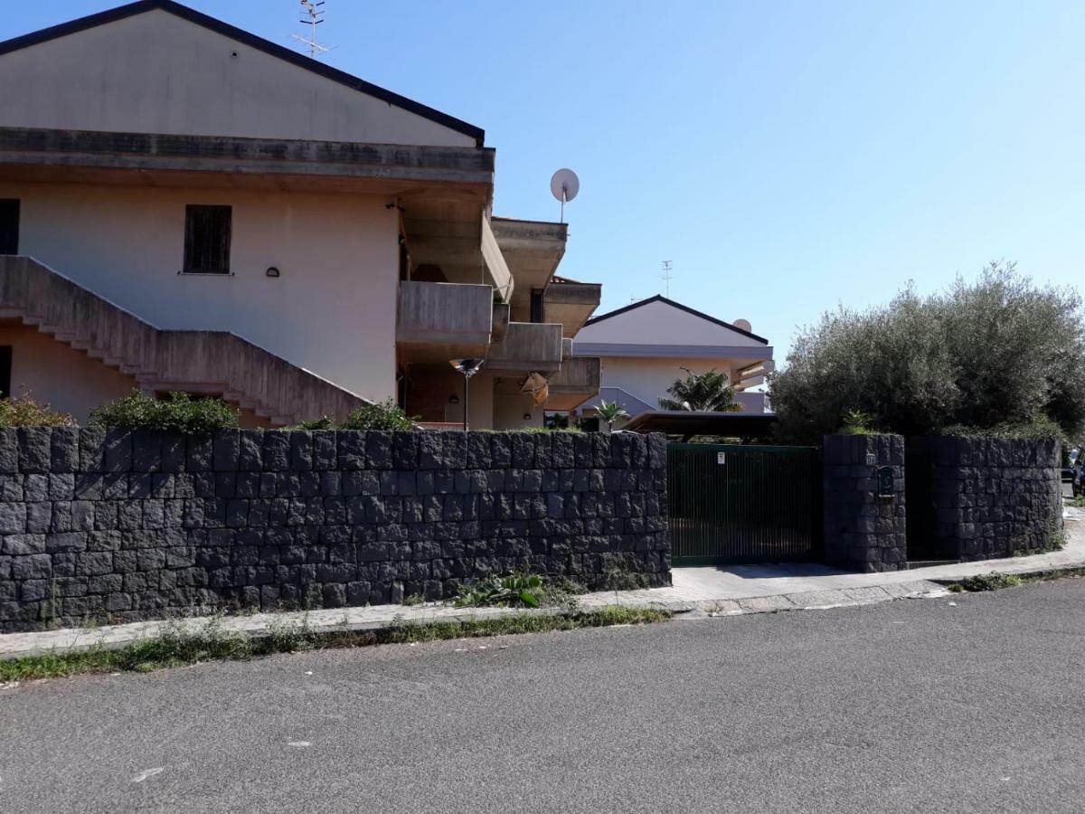 Clementine'S House Villa Ачиреале Екстериор снимка